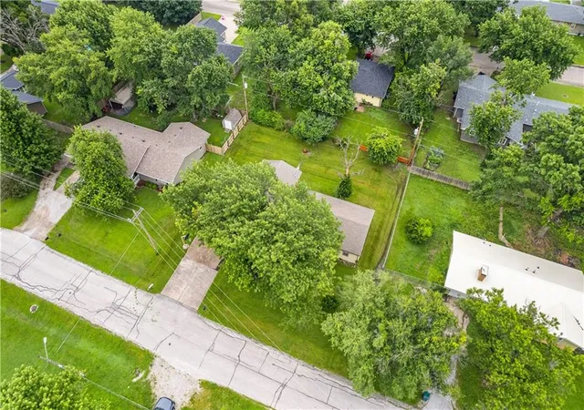 4th image of 702 S 35Th St, Parsons, KS 67357 | MLS# 2627527