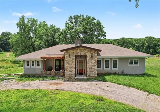 1st image of 3322 N 67th St, Kansas City, KS 66104 | MLS# 2627528