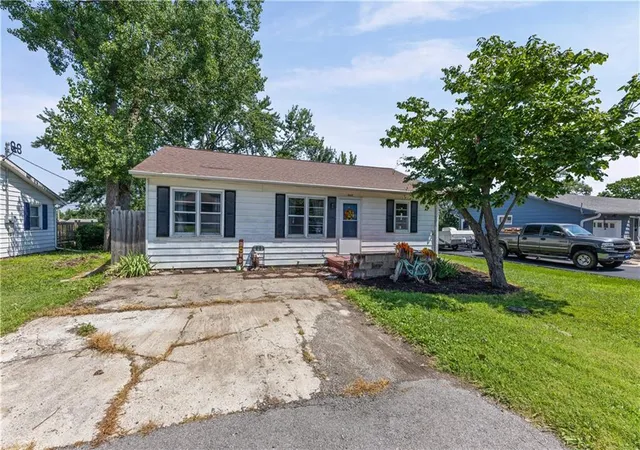 Homes for sale in Wellsville, KS | 403 E 2nd St, Wellsville, KS 66092 | MLS# 2627541