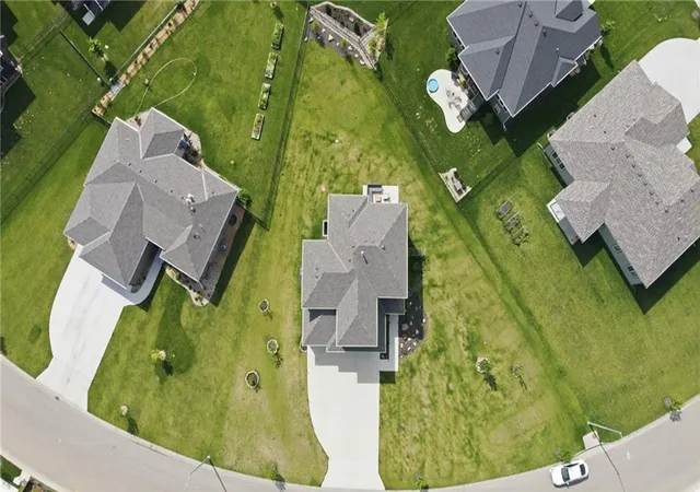 4th image of 18833 Bittersweet Dr, Spring Hill, KS 66083 | MLS# 2627547