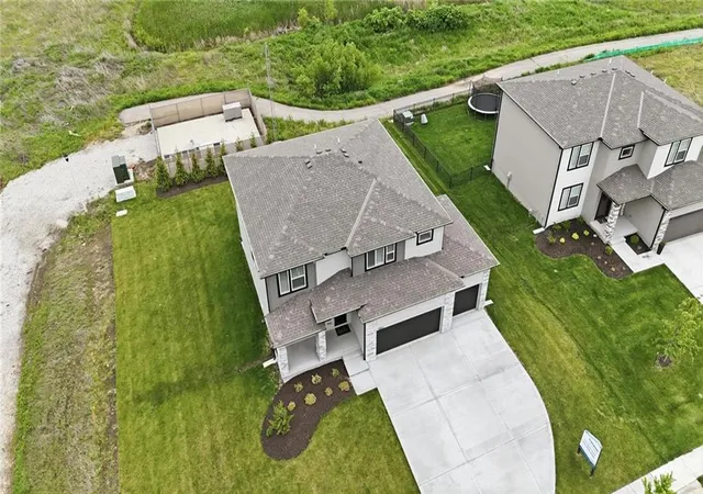 Photo 2 of Single family home for sale at 500 Sw Chavis Dr, Lees Summit, MO 64064 | MLS# 2627567 | Listing updated on 2026-09-02