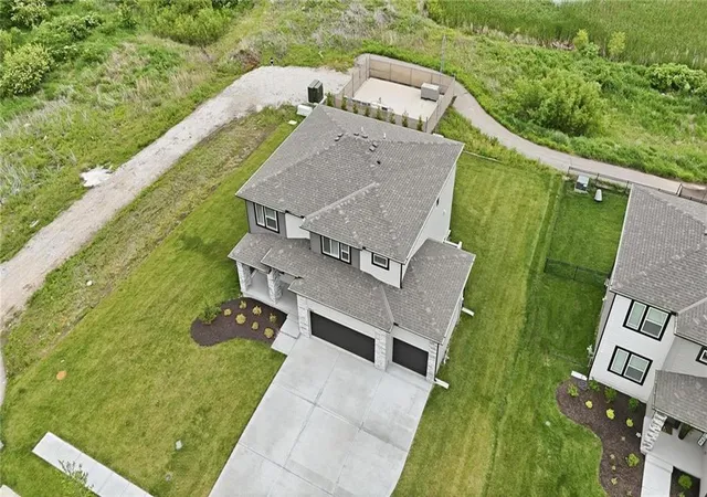 Photo 3 of Single family home for sale at 500 SW Chavis Dr, Lees Summit, MO 64064 | MLS# 2627567 | Listing updated on 2026-09-02