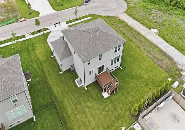 Photo 4 of Single family home for sale at 500 SW Chavis Dr, Lees Summit, MO 64064 | MLS# 2627567 | Listing updated on 2026-09-02