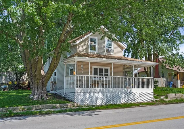 Homes for sale in Mc Louth, KS | 402 S Union St, Mc Louth, KS 66054 | MLS# 2627571