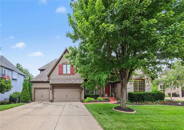 Photo 3 of Sale Pending at 11919 W 139th Terrace, Overland Park, KS 66221 | MLS# 2627582 | Listing updated on 2026-08-24