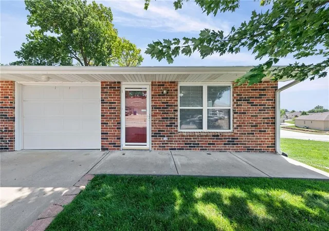 Homes for sale in Smithville, MO | 105 Basswood Ct, Smithville, MO 64089 | MLS# 2627589