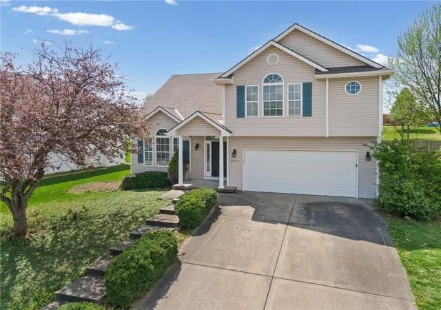 Photo 1 of Sale Pending at 9112 N Camden Ave, Kansas City, MO 64154 | MLS# 2627592 | Listing updated on 2026-08-27