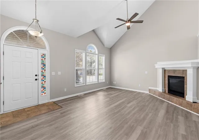 Photo 4 of Sale Pending at 9112 N Camden Ave, Kansas City, MO 64154 | MLS# 2627592 | Listing updated on 2026-08-27