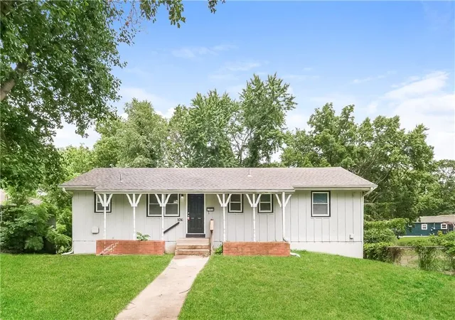 Photo 1 of Sale Pending at 11016 E 51st Street, Kansas City, MO 64133 | MLS# 2627611 | Listing updated on 2026-09-03