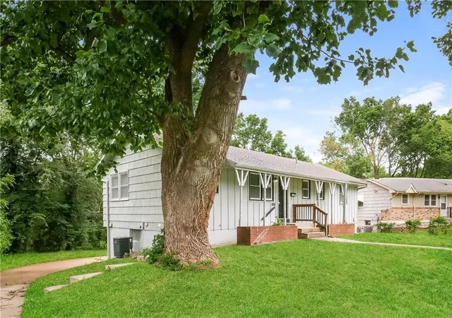 Photo 2 of Sale Pending at 11016 E 51st Street, Kansas City, MO 64133 | MLS# 2627611 | Listing updated on 2026-09-03