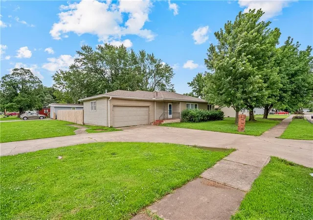 Photo 1 of Single family home for sale at 1210 N 18th Place, Independence, KS 67301 | MLS# 2627616 | Listing updated on 2026-09-06