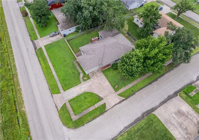 Photo 3 of Single family home for sale at 1210 N 18th Place, Independence, KS 67301 | MLS# 2627616 | Listing updated on 2026-09-06