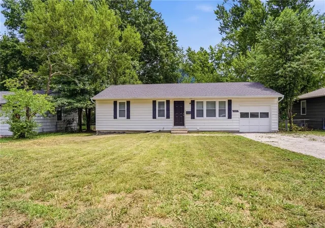 Photo 1 of Single family home for sale at 11215 Herrick Ave, Kansas City, MO 64134 | MLS# 2627620 | Listing updated on 2026-08-12