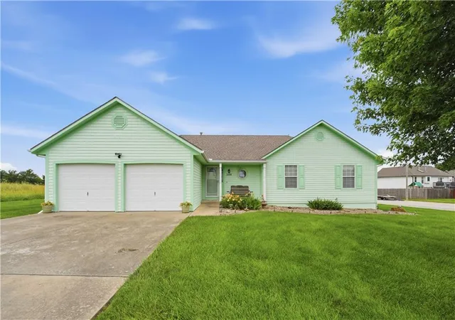 1st image of 3108 Whistle Rd, Harrisonville, MO 64701 | MLS# 2627622