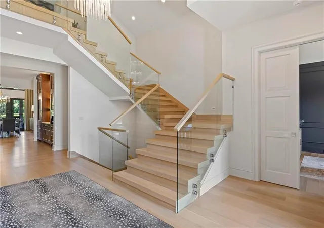 3rd image of 2004 W 114Th St, Leawood, KS 66211 | MLS# 2627624