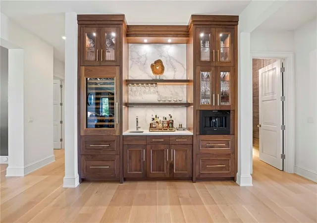 5th image of 2004 W 114Th St, Leawood, KS 66211 | MLS# 2627624