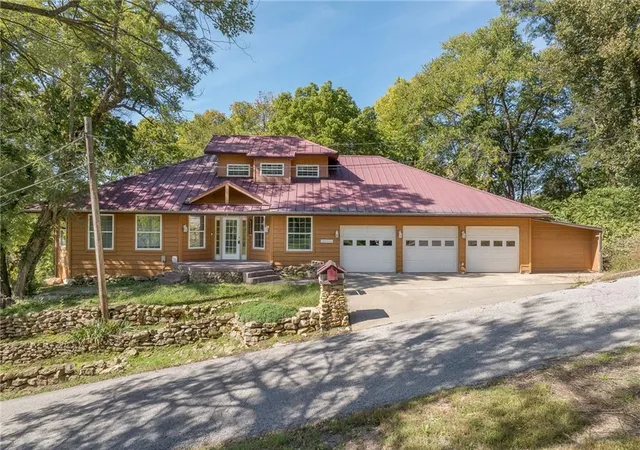 Single family home for sale at 608 N 3rd Street, Wathena, KS 66090 | MLS# 2627633