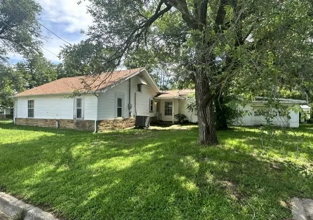 Homes for sale in Nevada, MO | 1329 W Allison St, Nevada, MO 64772 | MLS# 2627641