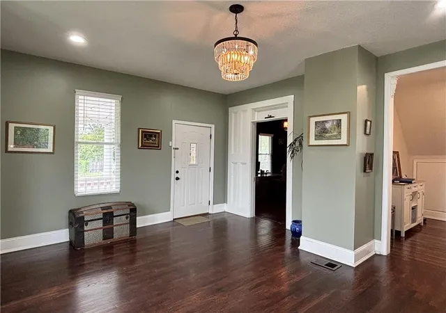 Photo 4 of Sale Pending at 731 Wabash Ave, Kansas City, MO 64124 | MLS# 2627647 | Listing updated on 2026-10-11
