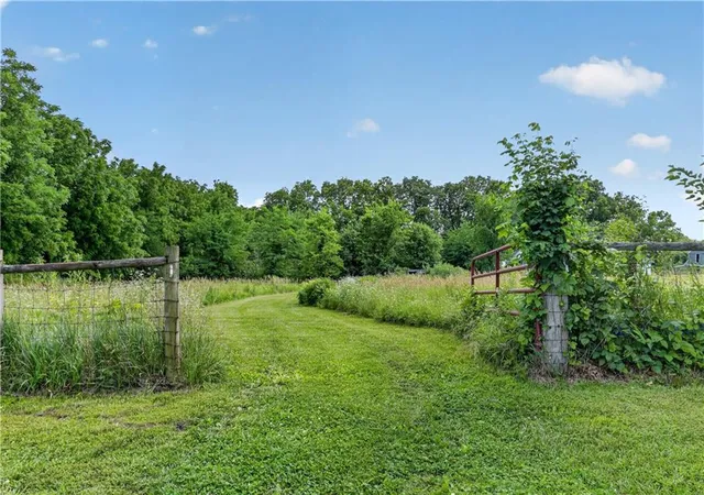 Photo 2 of Sale Pending at 19207 Ne 128th Street, Kearney, MO 64060 | MLS# 2627651 | Listing updated on 2026-09-05