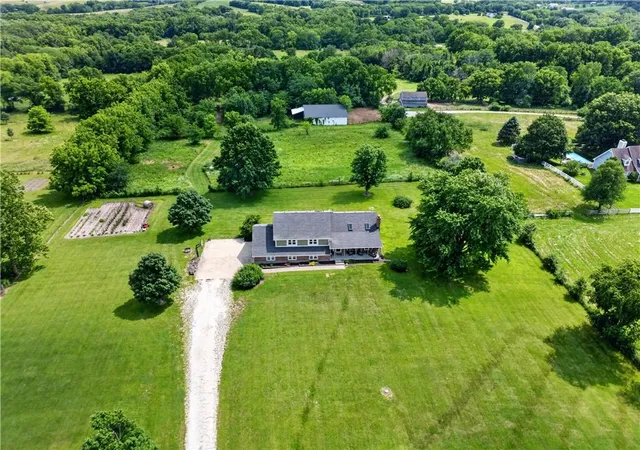 Photo 3 of Sale Pending at 19207 NE 128th Street, Kearney, MO 64060 | MLS# 2627651 | Listing updated on 2026-09-05
