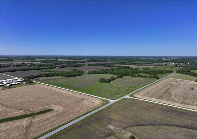 2nd image of Tract #4 E 307th St, Harrisonville, MO 64701 | MLS# 2627653