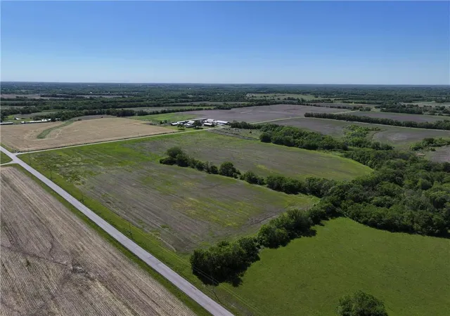 4th image of Tract #4 E 307Th St, Harrisonville, MO 64701 | MLS# 2627653