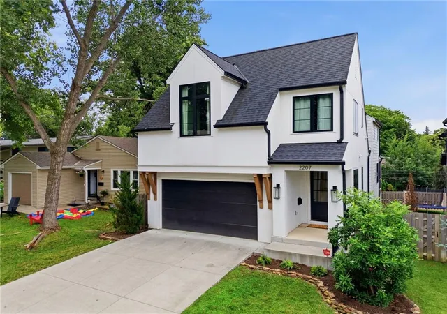 3rd image of 2207 W 48Th St, Westwood, KS 66205 | MLS# 2627660