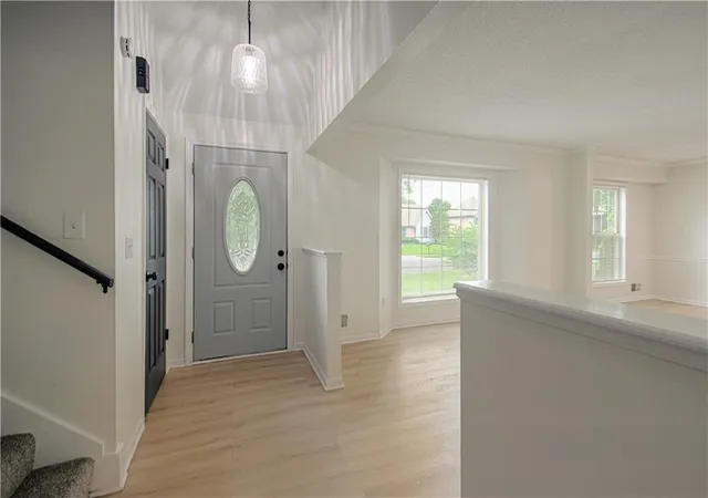 3rd image of 10407 Long St, Lenexa, KS 66215 | MLS# 2627671