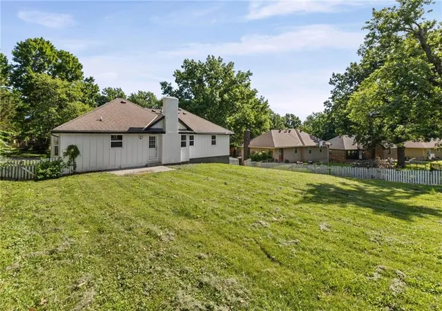 Homes for sale in Raytown, MO | 11609 E 60th Ter, Raytown, MO 64133 | MLS# 2627677