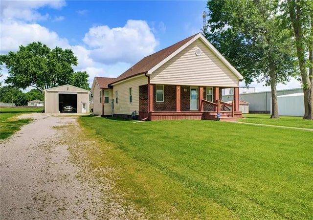 Homes for sale in Brookfield, MO | 729 S Brunswick St, Brookfield, MO 64628 | MLS# 2627682