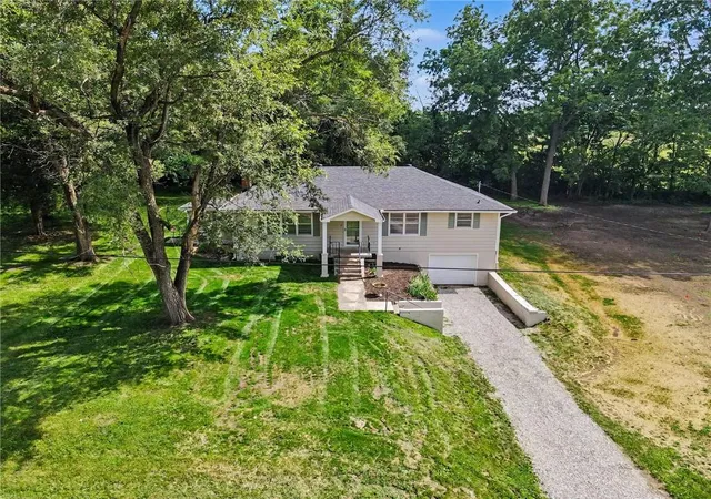 1st image of 339 W Oak St, Trimble, MO 64492 | MLS# 2627688