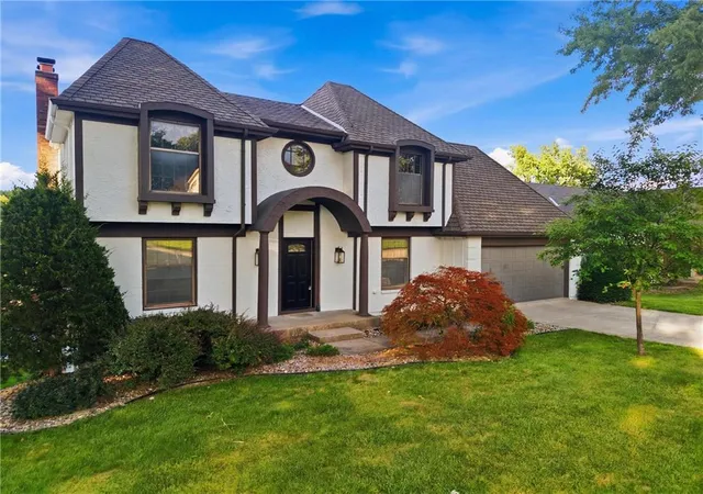 Photo 1 of Single family home for sale at 3628 Ne Basswood Dr, Lee's Summit, MO 64064 | MLS# 2627690 | Listing updated on 2026-08-01