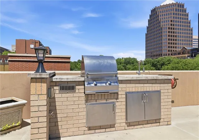 34th image of 4545 Wornall Rd #609, Kansas City, MO 64111 | MLS# 2627695