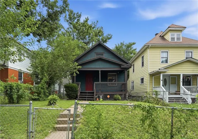 Homes for sale in Kansas City, KS | 59 S 17th St, Kansas City, KS 66102 | MLS# 2627696