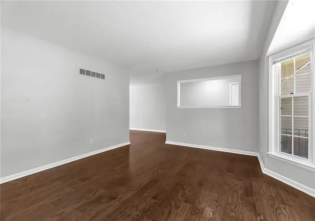 4th image of 6217 Crisp Ave, Kansas City, MO 64133 | MLS# 2627702