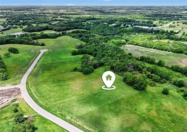 2nd image of 3090 Onyx St, Smithville, MO 64089 | MLS# 2627713