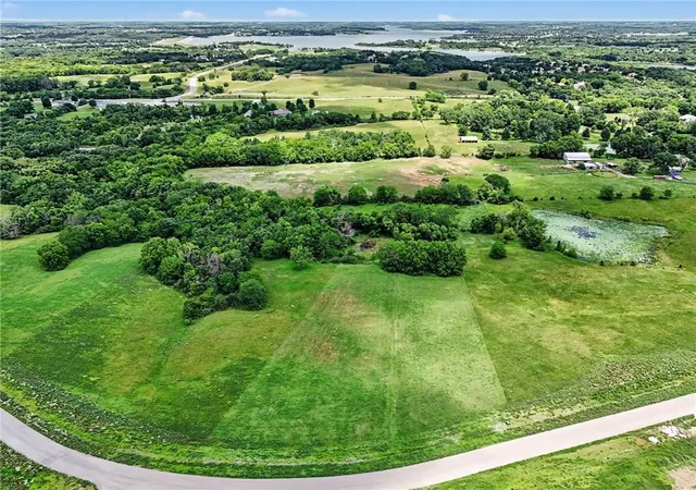 4th image of 3090 Onyx St, Smithville, MO 64089 | MLS# 2627713