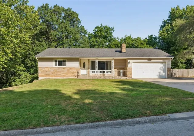 3rd image of 6826 N Baltimore Ave Ave, Gladstone, MO 64118 | MLS# 2627714