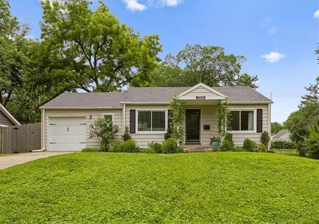 Homes for sale in Roeland Park, KS | 5504 Nall Ave, Roeland Park, KS 66202 | MLS# 2627717