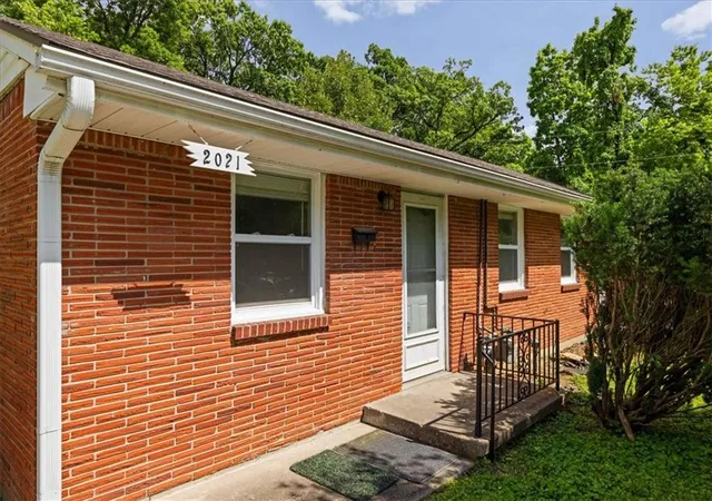 Homes for sale in Independence, MO | 2021 S Harris Ave, Independence, MO 64052 | MLS# 2627727