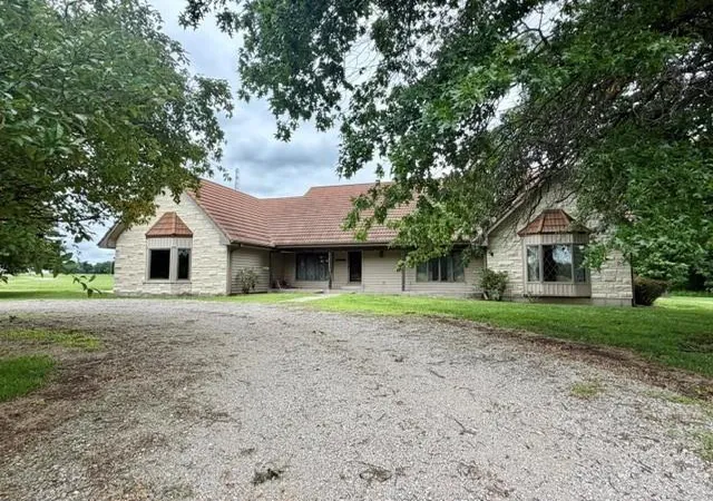 Homes for sale in Le Roy, KS | 2160 3rd Rd, Le Roy, KS 66857 | MLS# 2627731