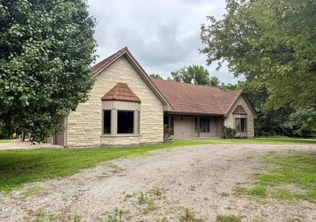Homes for sale in Le Roy, KS | 2160 3Rd Rd, Le Roy, KS 66857 | MLS# 2627731