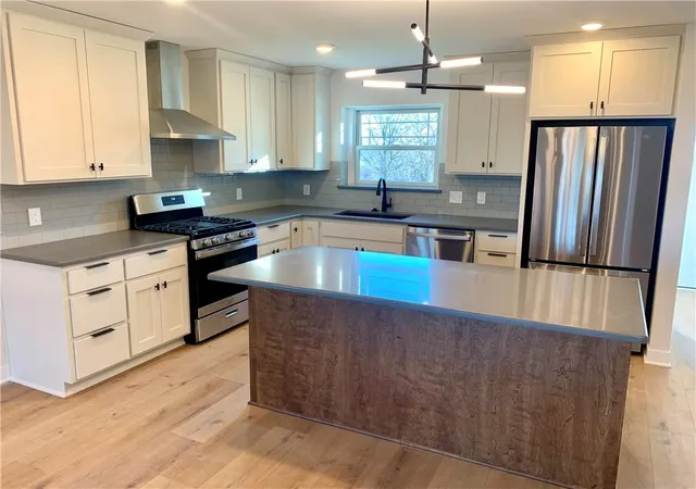 Photo 4 of Single family home for sale at 2701 Meadow Ridge, St Joseph, MO 64504 | MLS# 2627739 | Listing updated on 2026-08-28