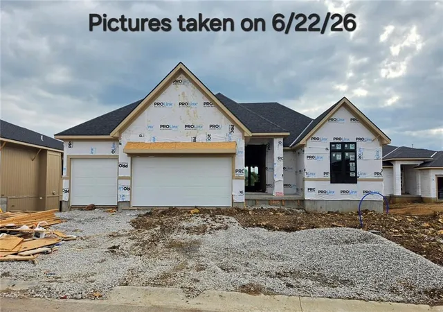 Homes for sale in Olathe, KS | 11256 S Gleason Rd, Olathe, KS 66061 | MLS# 2627748