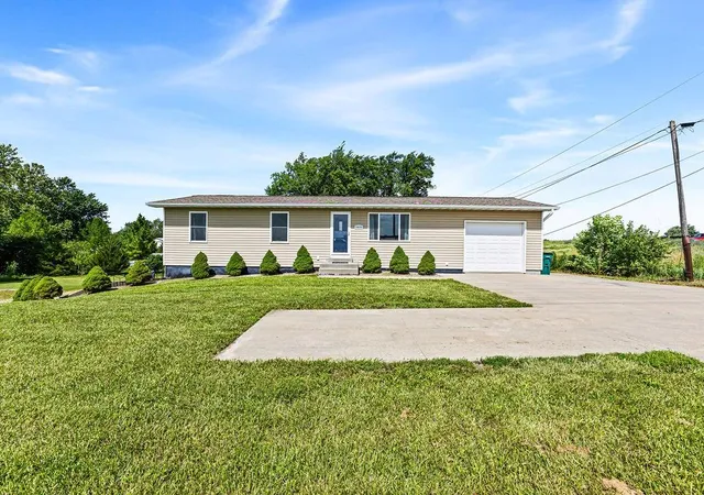 Homes for sale in Maryville, MO | 24635 Icon Rd, Maryville, MO 64468 | MLS# 2627756