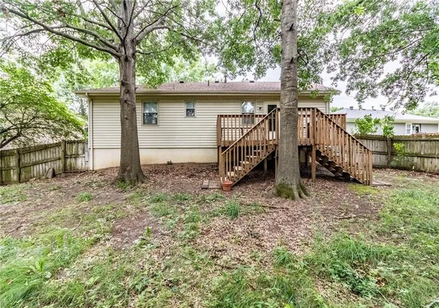 5th image of 807 Britany Dr, Warrensburg, MO 64093 | MLS# 2627767