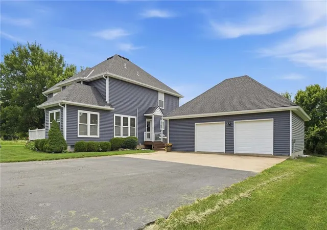 Homes for sale in Louisburg, KS | 25290 Quivira Rd, Louisburg, KS 66053 | MLS# 2627770