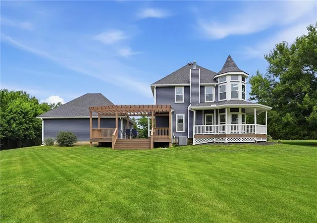Homes for sale in Louisburg, KS | 25290 Quivira Rd, Louisburg, KS 66053 | MLS# 2627770