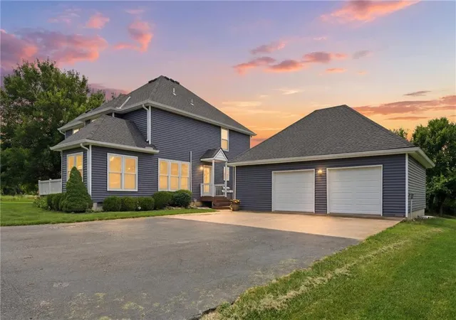 Homes for sale in Louisburg, KS | 25290 Quivira Rd, Louisburg, KS 66053 | MLS# 2627770